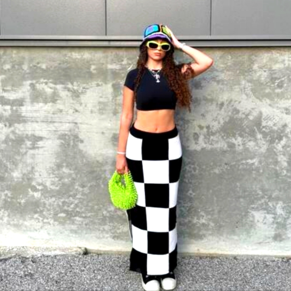 Checker board Pattern Knit Skirt